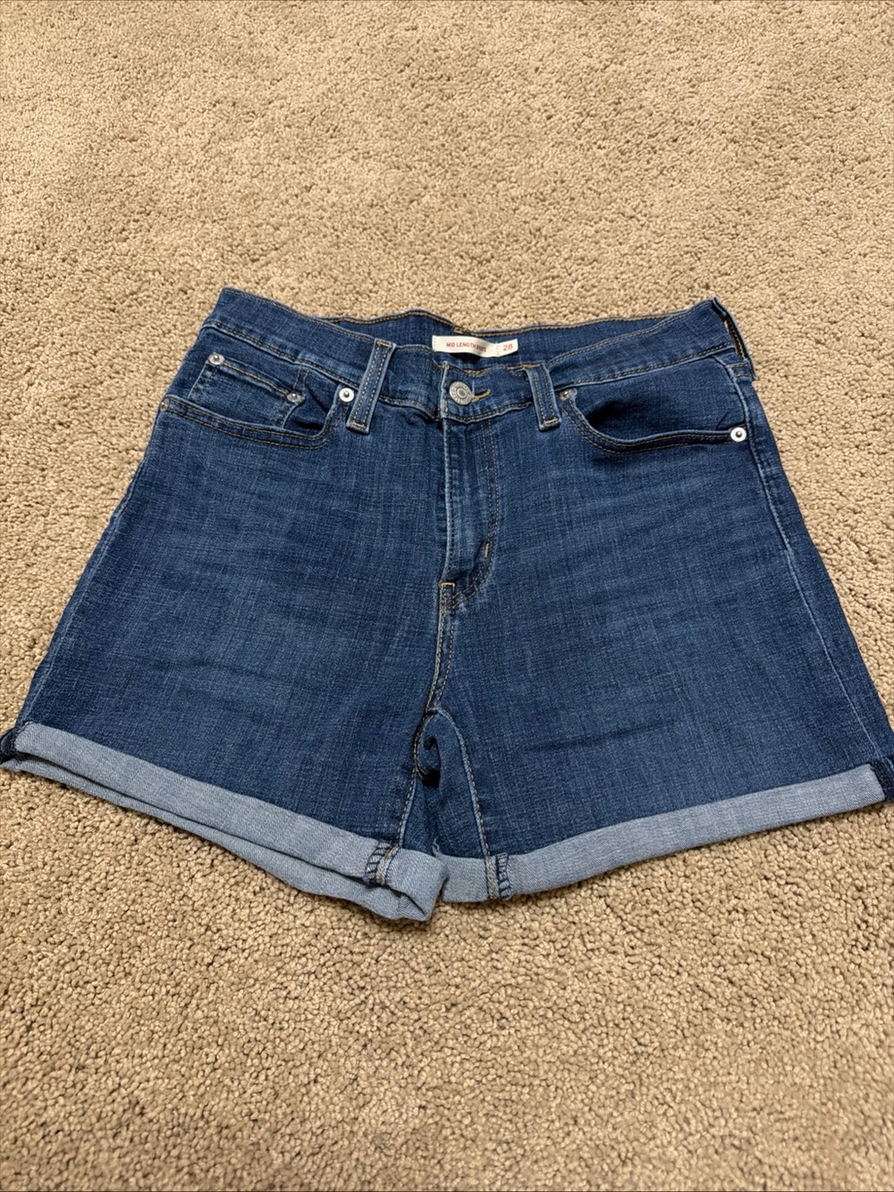 BNWOT Women's Levi's Mid Length Mid Rise Rolled Cuff Jean Shorts 28 Dark 4.5"L